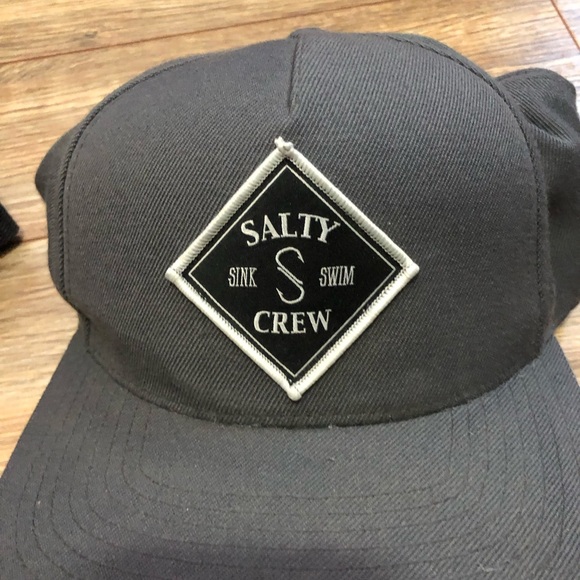 Pair of 2 hats - Picture 3 of 8